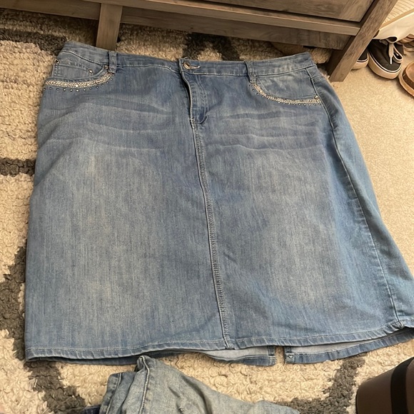 Jean skirt - Picture 1 of 2